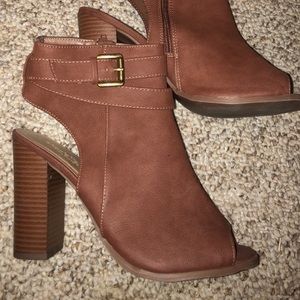 Charlotte Russe heels in size 8